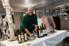 1_Waesche-Wein-bei-StrehleWaesche-04122024-3