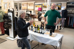 1_Waesche-Wein-bei-StrehleWaesche-04122024-4